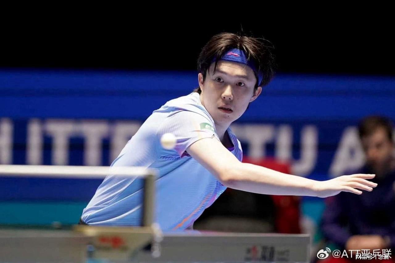 奥客网站-王楚钦2天2次发火！怒斥开闪光灯观众 手指对方：就是你 戴口罩的